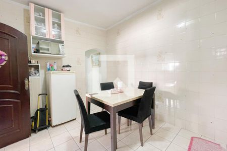 Casa à venda com 125m², 2 quartos e 2 vagas Casa à venda com 125m², 2 quartos e 2 vagasCozinha