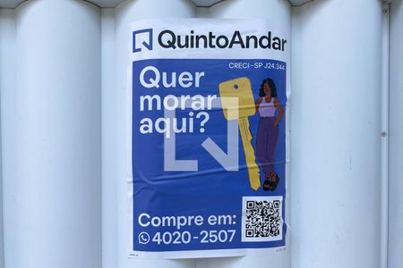 Casa à venda com 125m², 2 quartos e 2 vagas Casa à venda com 125m², 2 quartos e 2 vagasFachada