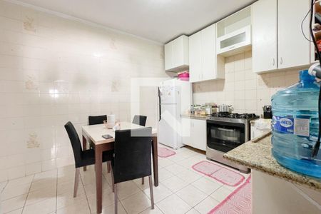 Casa à venda com 125m², 2 quartos e 2 vagas Casa à venda com 125m², 2 quartos e 2 vagasCozinha