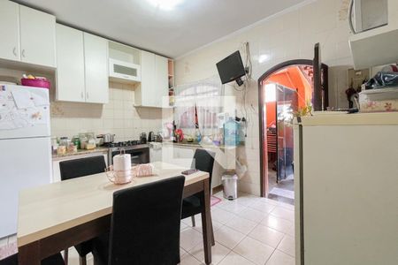 Casa à venda com 125m², 2 quartos e 2 vagas Casa à venda com 125m², 2 quartos e 2 vagasCozinha