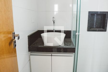 Banheiro de apartamento para alugar com 1 quarto, 28m² em Vila Isolina Mazzei, São Paulo