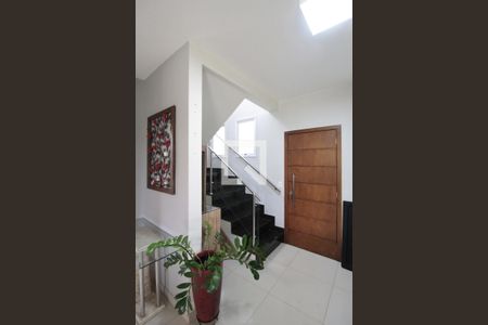 Hall de Entrada de casa de condomínio para alugar com 3 quartos, 200m² em Garças, Belo Horizonte