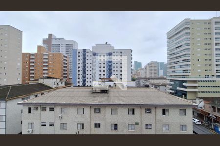 Vista da sala de apartamento para alugar com 2 quartos, 45m² em Canto do Forte, Praia Grande