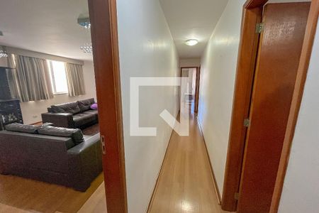 Corredor de apartamento à venda com 4 quartos, 200m² em Jardim Guanabara, Rio de Janeiro