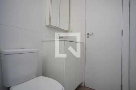 Banheiro da Suíte de apartamento para alugar com 2 quartos, 63m² em Passo D’areia, Porto Alegre