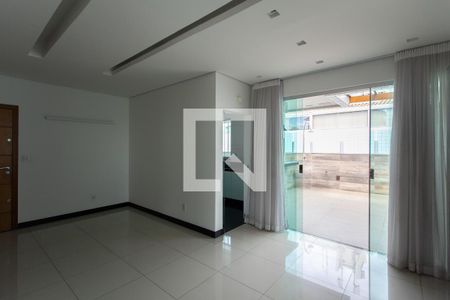 Sala 1 de apartamento para alugar com 4 quartos, 176m² em Dona Clara, Belo Horizonte