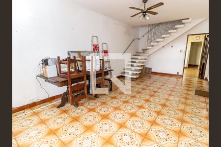 Casa à venda com 120m², 5 quartos e 4 vagasCasa 1 - Sala