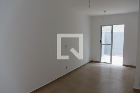 sala de casa de condomínio para alugar com 2 quartos, 62m² em Mutinga, Osasco