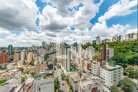 Sala 1 de apartamento para alugar com 3 quartos, 127m² em Buritis, Belo Horizonte