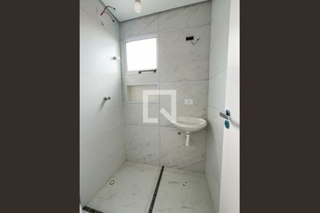 Banheiro de apartamento para alugar com 1 quarto, 42m² em Vila Mangalot, São Paulo