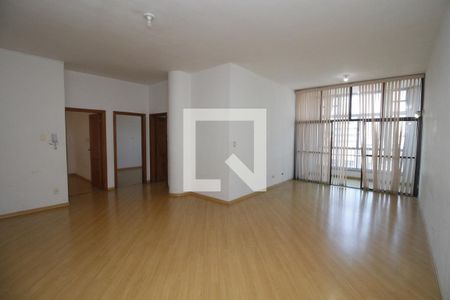 Sala de TV de apartamento à venda com 3 quartos, 130m² em Pari, São Paulo