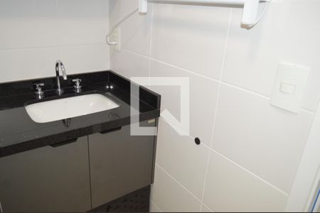 Banheiro de kitnet/studio para alugar com 1 quarto, 21m² em Alto do Ipiranga, São Paulo