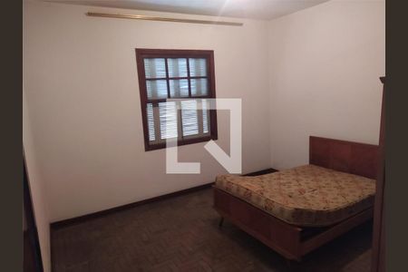 Casa à venda com 3 quartos, 263m² em Utinga, Santo André