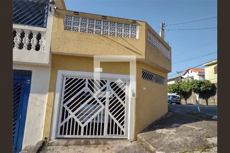 Casa à venda com 2 quartos, 108m² em Vila Carmosina, São Paulo