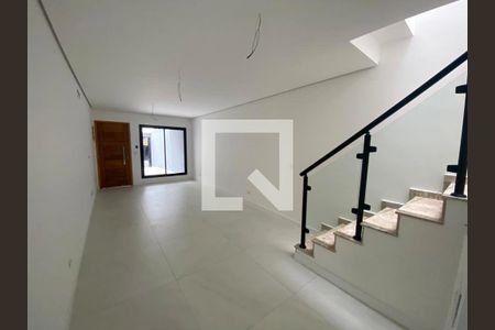 Casa à venda com 3 quartos, 100m² em Jardim Sabara, São Paulo