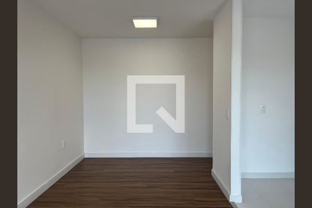 Sala de apartamento para alugar com 3 quartos, 67m² em Vila Anastácio, São Paulo