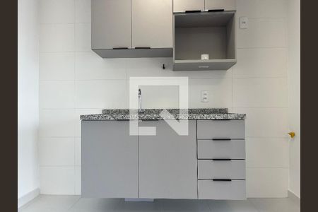 Cozinha de apartamento para alugar com 3 quartos, 67m² em Vila Anastácio, São Paulo