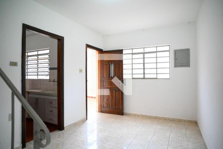 Sala de casa para alugar com 2 quartos, 70m² em Vila Brasilina, São Paulo