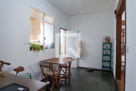 Sala de apartamento à venda com 3 quartos, 90m² em São Pedro, Belo Horizonte