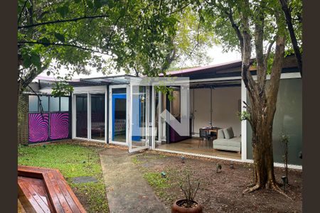 Fachada de casa para alugar com 1 quarto, 72m² em Alto da Lapa, São Paulo