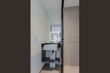 Banheiro de kitnet/studio para alugar com 1 quarto, 22m² em Paraíso, São Paulo