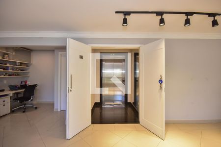 Hall de Entrada de apartamento à venda com 3 quartos, 163m² em Vila Andrade, São Paulo