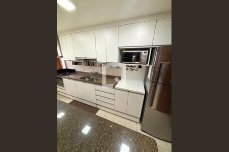 Cozinha de apartamento à venda com 3 quartos, 97m² em Jardim Lindóia, Porto Alegre