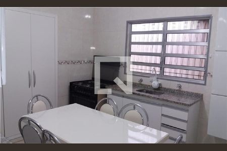 Casa à venda com 3 quartos, 101m² em Vila Romero, São Paulo