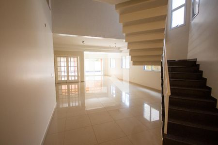 Sala de casa de condomínio para alugar com 4 quartos, 500m² em Subsetor Sul - 7 (s-7), Ribeirão Preto