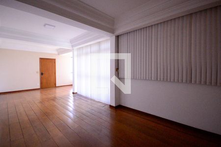 Sala  de apartamento para alugar com 2 quartos, 130m² em Vila Santo Estefano, São Paulo