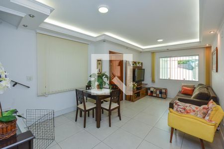 Sala de casa à venda com 3 quartos, 120m² em Vila Isa, São Paulo