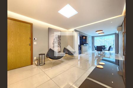 Apartamento à venda com 116m², 2 quartos e 3 vagasSala