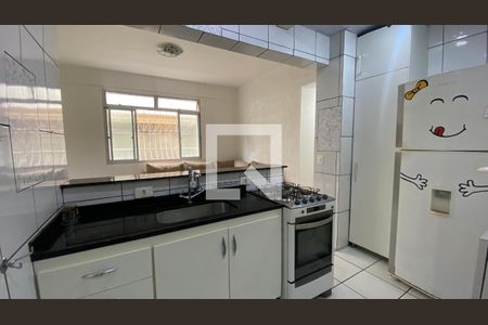 Cozinha de apartamento para alugar com 3 quartos, 97m² em Jardim América, Belo Horizonte