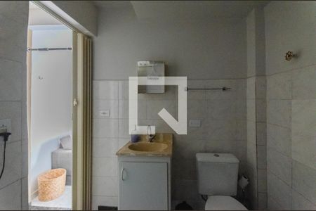 Banheiro de apartamento para alugar com 1 quarto, 32m² em Aclimação, São Paulo