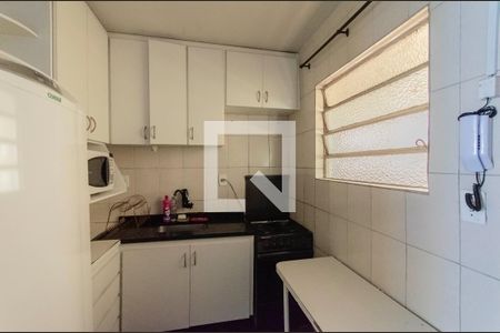 Cozinha de apartamento para alugar com 1 quarto, 32m² em Aclimação, São Paulo