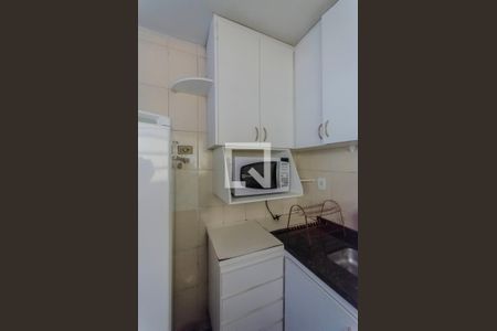 Cozinha de apartamento para alugar com 1 quarto, 32m² em Aclimação, São Paulo