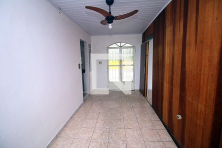 Sala de casa para alugar com 1 quarto, 100m² em Irajá, Rio de Janeiro