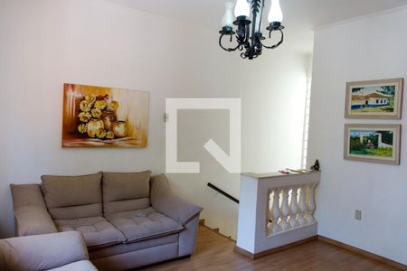 Sala de TV de casa à venda com 3 quartos, 268m² em Vila Yara, Osasco