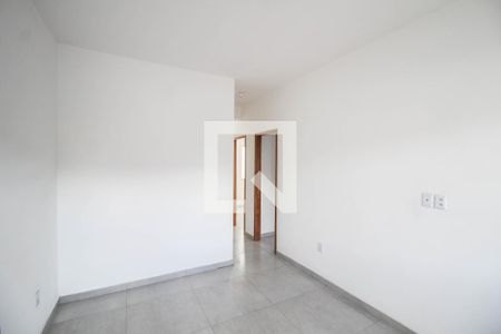 Sala de apartamento para alugar com 2 quartos, 77m² em Edson Passos, Mesquita