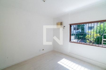 Suite de casa para alugar com 4 quartos, 230m² em Parque Jabaquara, São Paulo