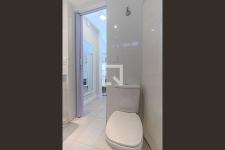 Banheiro de apartamento para alugar com 1 quarto, 23m² em Vila Buarque, São Paulo