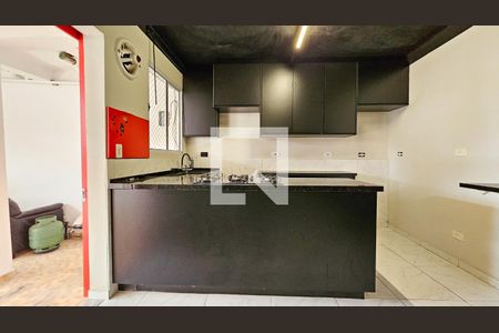 Sala de casa para alugar com 2 quartos, 54m² em Jardim Guarapiranga, São Paulo