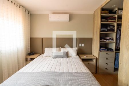 Casa de condomínio à venda com 250m², 3 quartos e 2 vagas Casa de condomínio à venda com 250m², 3 quartos e 2 vagasSuíte