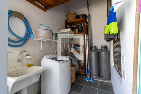 Casa de condomínio à venda com 250m², 3 quartos e 2 vagas Casa de condomínio à venda com 250m², 3 quartos e 2 vagasÁrea de Serviço