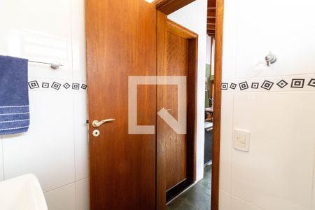 Casa de condomínio à venda com 250m², 3 quartos e 2 vagas Casa de condomínio à venda com 250m², 3 quartos e 2 vagasBanheiro de serviço