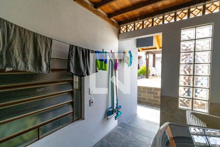 Casa de condomínio à venda com 250m², 3 quartos e 2 vagas Casa de condomínio à venda com 250m², 3 quartos e 2 vagasÁrea de Serviço
