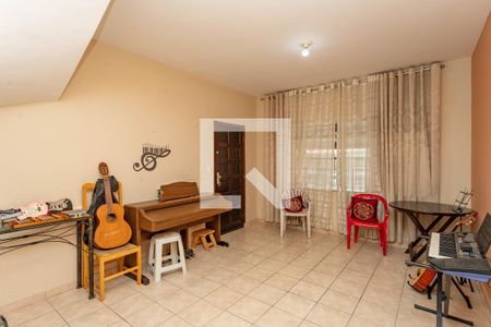 Sala  de casa à venda com 2 quartos, 157m² em Piraporinha, Diadema