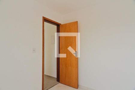 Quarto 1 de apartamento para alugar com 2 quartos, 40m² em Jardim Mangalot, São Paulo