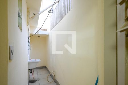 Área de Serviço de casa para alugar com 2 quartos, 70m² em Vila Brasilio Machado, São Paulo