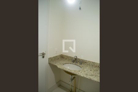 Banheiro de kitnet/studio à venda com 1 quarto, 27m² em Partenon, Porto Alegre